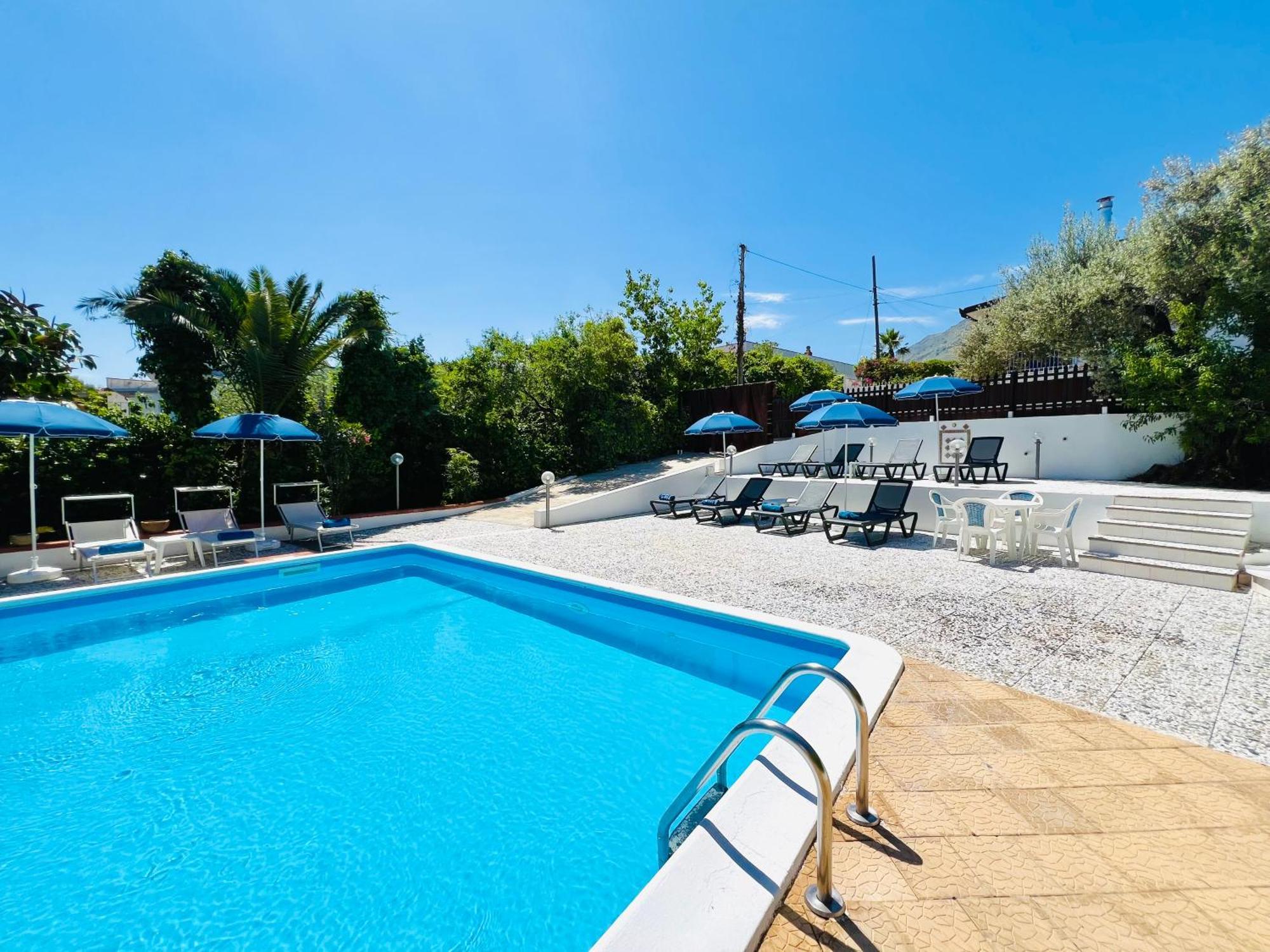 קאריני Villa Giada מראה חיצוני תמונה